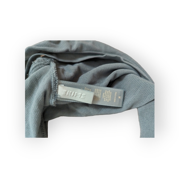 Skims Scoop Neck Mesh Bra - Picture 3 of 3